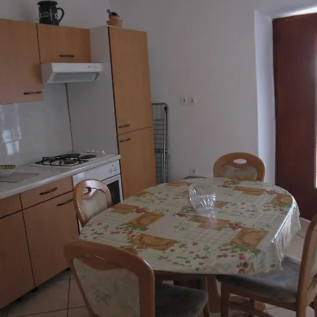 Bright And Modern: Fully Furnished Krk With Private Parking 아파트 Vrh (Krk)